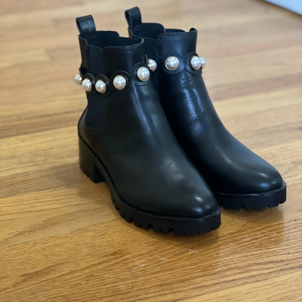 Karl Lagerfeld Paris Women’s Pola Ankle Boot Size 9.5M
